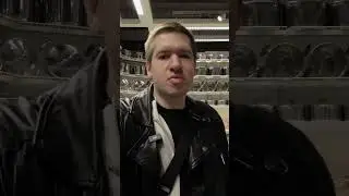 Давно пыль никто не стряхивал