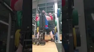 Almost 5 reps of 210lb seated overhead military press, looking heavy AF after losing 8lbs