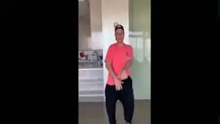 Я сегодня буду пьяным Буду грубияном всю ночь и до утра я буду чувствовать тебя постоянно