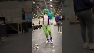 She-Hulk Cosplay 