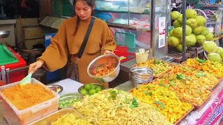 So Popular ! The Best Crispy Fried CHICKEN Intestines in Kandal Market | Cambodian Street Food