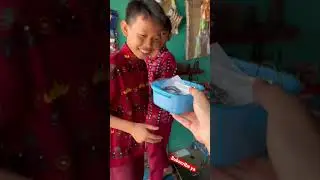 Bocil SD beli gelang untuk pacarnya 