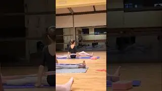 Kids ballet stretching 