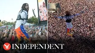 Jared Leto bungee jumps onto music festival stage in Texas
