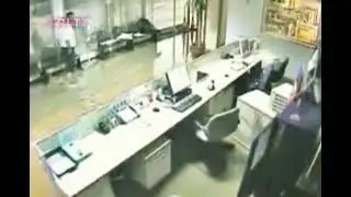 Наводнение изнутри здания/Веб-камера работает