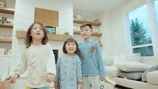 Lewison, neighbor, and sister sing Do-Re-Mi from Sound of Music!