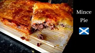 Mince & Onion Pie | Minced beef slice sheet pie :) School dinner recipe!