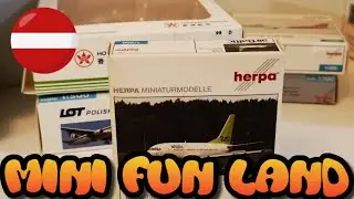 unbox aircraft model Scale 1:500 Herpa AirBaltic Boeing 737-500 (000702)