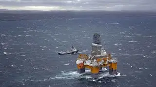 दुनिया का सबसे बड़ा क्रेन जहाज, जो तेल रिग उठाने में सक्षम है। (Offshore Oil Platforms & Rigs)—Hindi