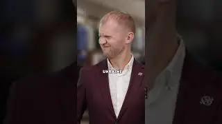 Как одеваются в...