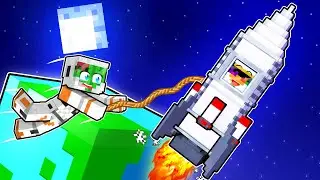 Minecraft BUT Were Stuck In SPACE!