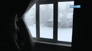 Многодетная семья, чьи окна по суду обязали замуровать, написала заявление в СКР