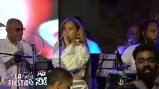 Esa Mujer - Carlos David en vivo