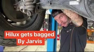 How to fit Airbags to a Toyota N80 Hilux from 