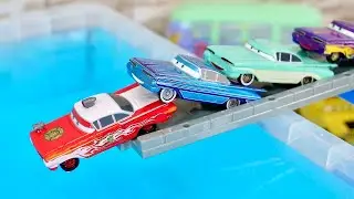 トミカ☆色々なカーズのミニカーとトミカシステムの坂を使って遊ぶ♪ Play with various Cars miniature cars and Tomica.