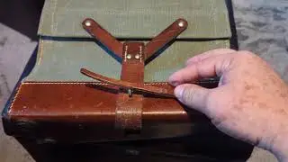 Limpieza de Mochila para municiones Suiza de 1940 Piel y Lona Salt & Pepper ASMR