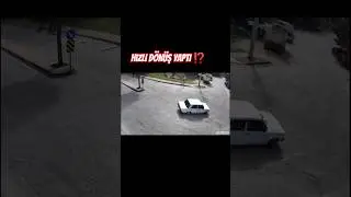 Hızlı Dönüş Yapan Araç Kontrolü Kaybedip Kamyonete Çarptı ‼️ #crash #shorts #best #viral