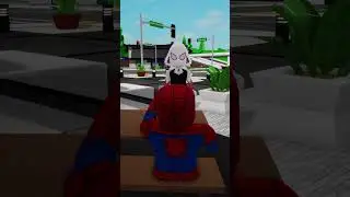 Spiderman LOVES Gwen Stacy 😍 Roblox Spidey and Friends #shorts