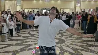 Парень вышел из толпы и взорвал танец !!