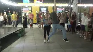Грузия, Батуми, танцы молодёжи