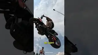 Er springt mit dem Bike über mich🏄🏻‍♂️ #motovlog #supermoto