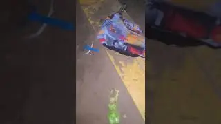 Бутылка игристого напитка и отцовских труханов были сегодня замечаны на детской песочнице