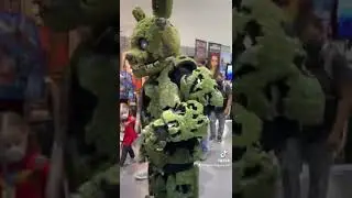 Springtrap inches closer ( FNAF Cosplay ) (SDCC)