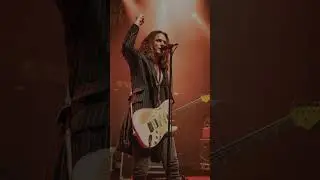 KILLER RIFFS! - Tyler Bryant - On To The Next