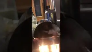 I made popcorn with a mini oven I made.don’t mind my scream