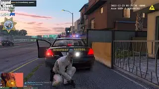 GTA V - LSPDFR 0.4.9🚔 - SAHP/CHP - Highway Patrol - Arrest Warrant | Shots Fired on Officer - 4K