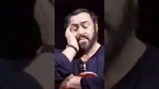 #Pavarotti during rehearsals for Lelisir dAmore, 1991. Always impeccable. 🌹