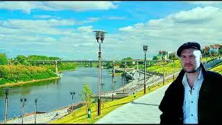 Дмитрий   Быковский  --- "Друзья  всегда уходят   как  то  вдруг "