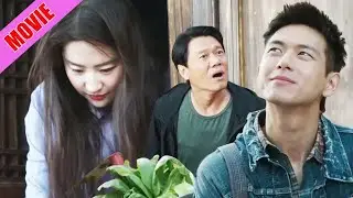 Country Boy Peeks at Gorgeous Tourist When Bumps into His Tough Dad… Who Secretly Ships Them Hard 🤣💓
