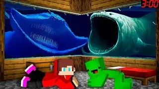 JJ and Mikey HIDE from Bloop Monster and EL GRAN MAJA near Bermuda Triangle - Minecraft Maizen