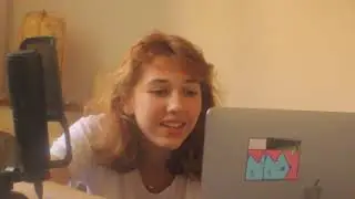 Caroline plays Minecraft