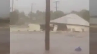 В Австралії повень змила будинок