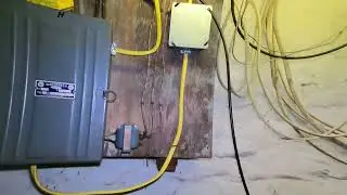 ELECTRICIANS DON'T LEAVE ENOUGH ROMEX WIRING MESS ABOVE BOX