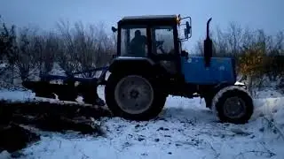 Вспашка почвы зимой по снегу.МТЗ 952 /Moldova