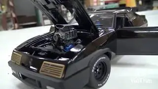 Diecast Car 1:18 Ford Falcon (Mad Max)