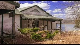 Exploring Abandoned Oceanside Houses (creepy)