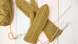 Варежки почти готовы. Перевязываю манишку. Мои продвижения.