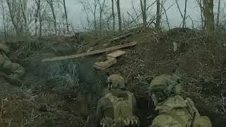 SANS MONTAGE: les combattants ukrainiens du 3e OShBr prennent d'assaut les Wagners à Bakhmut 18+