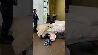 Prisoner escapes the cops doing this! 😱 