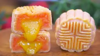 This Lava Mooncake is Going Viral in China (流心奶黄月饼)