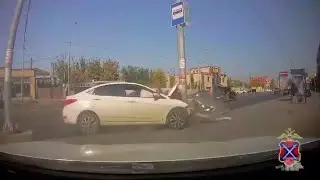 В Волгограде на видео попало ДТП с врубившимся в столб пьяным водителем