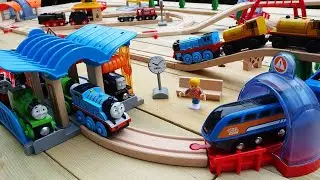 Brio Train & Wooden Thomas ☆Smart Tech Sound course with station and bridge