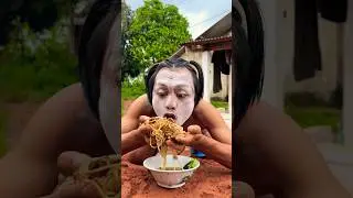 Bego Primitip Makan Mie