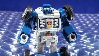 TRANSFORMERS GENERATIONS POWER OF THE PRIMES LEGENDS CLASS BEACHCOMBER VIDEO TOY REVIEW