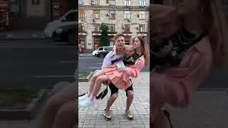 TikTok: поднимаю девушку и угадываю вес за поцелуй 💋 (sinulin)