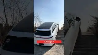 LiXiang L7 ездит по лестницам